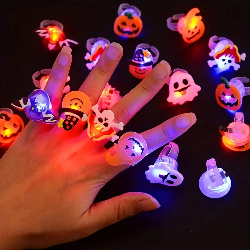 50 قطعة LED توهج خواتم حفلة الهالوين خواتم مضيئة مع الساحرة اليقطين شبح تصاميم متعة هدية للأطفال وحشو أكياس الحلوى