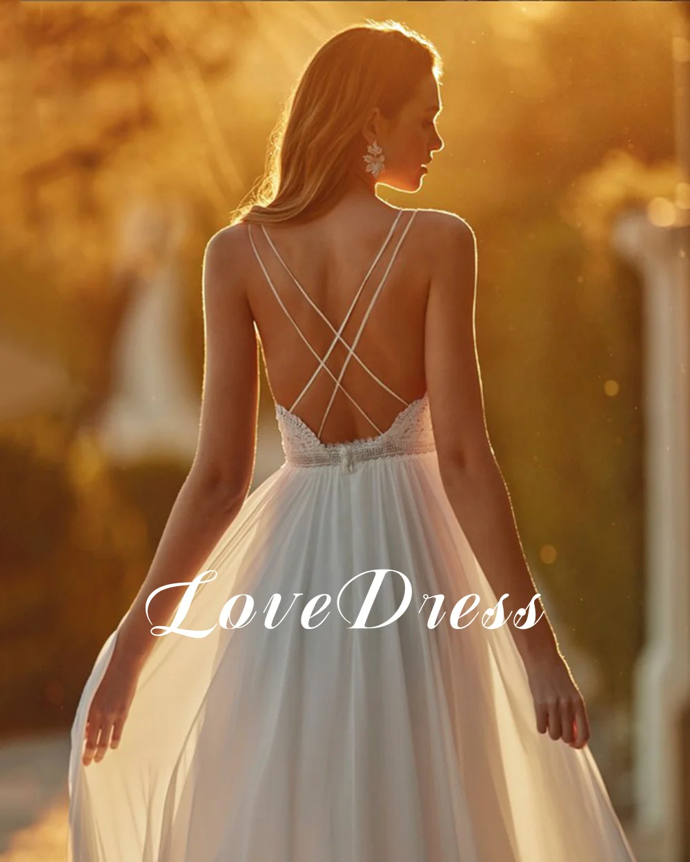 Boho Spaghetti Straps V-Neck Wedding Dress With Side Split Lace Applqiues Beach Chiffon Bride Gown Backless Criss-Cross A-Line