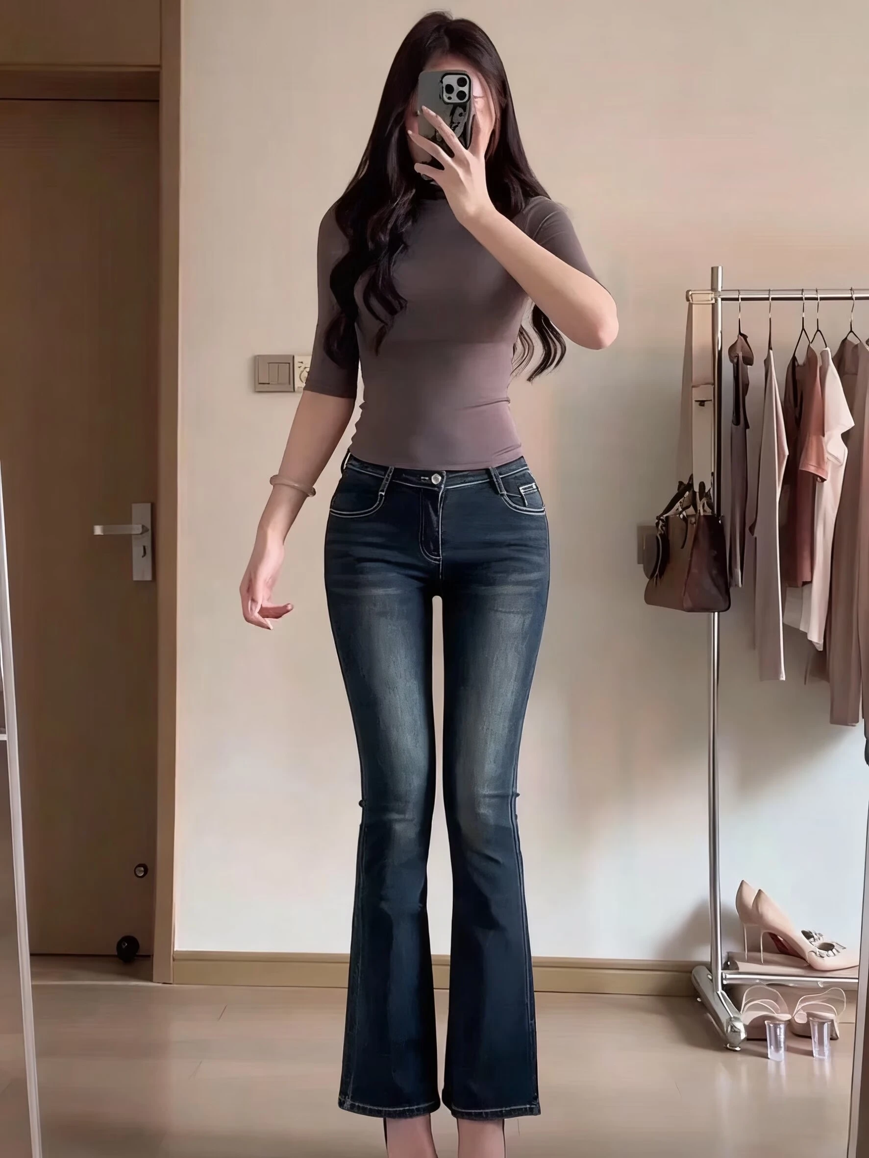 

Женские джинсы с высокой талией из эластичного хлопка, слегка расклешенные, облегающие, повседневные, с эффектом увеличения бедер, удлиняющие ноги