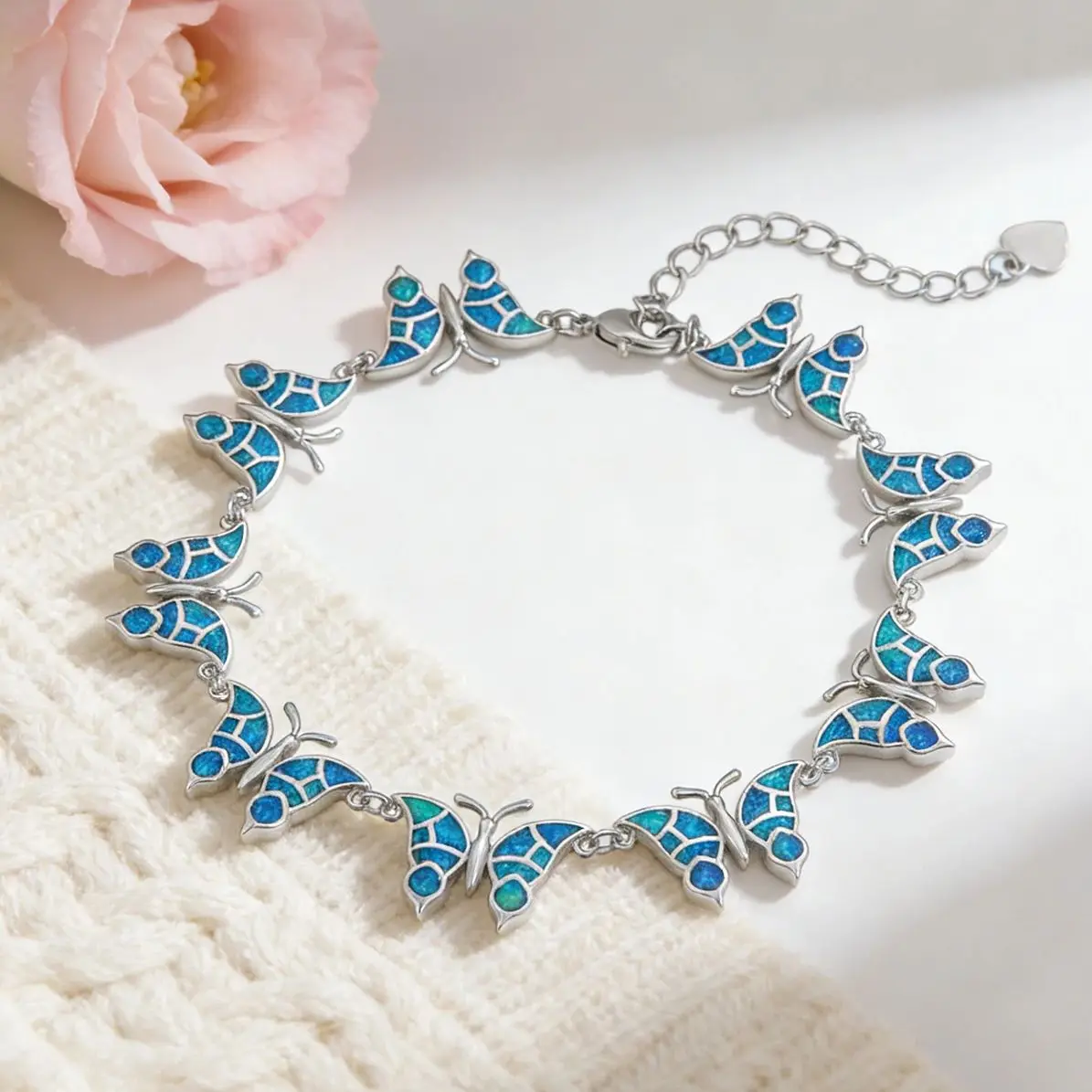 

Браслет в стиле бохо с синим опалом в форме бабочки, вдохновленный природой, с эффектными опаловыми крыльями, для летнего отдыха, пляжных поездок, повседневной носки, подарок для женщин