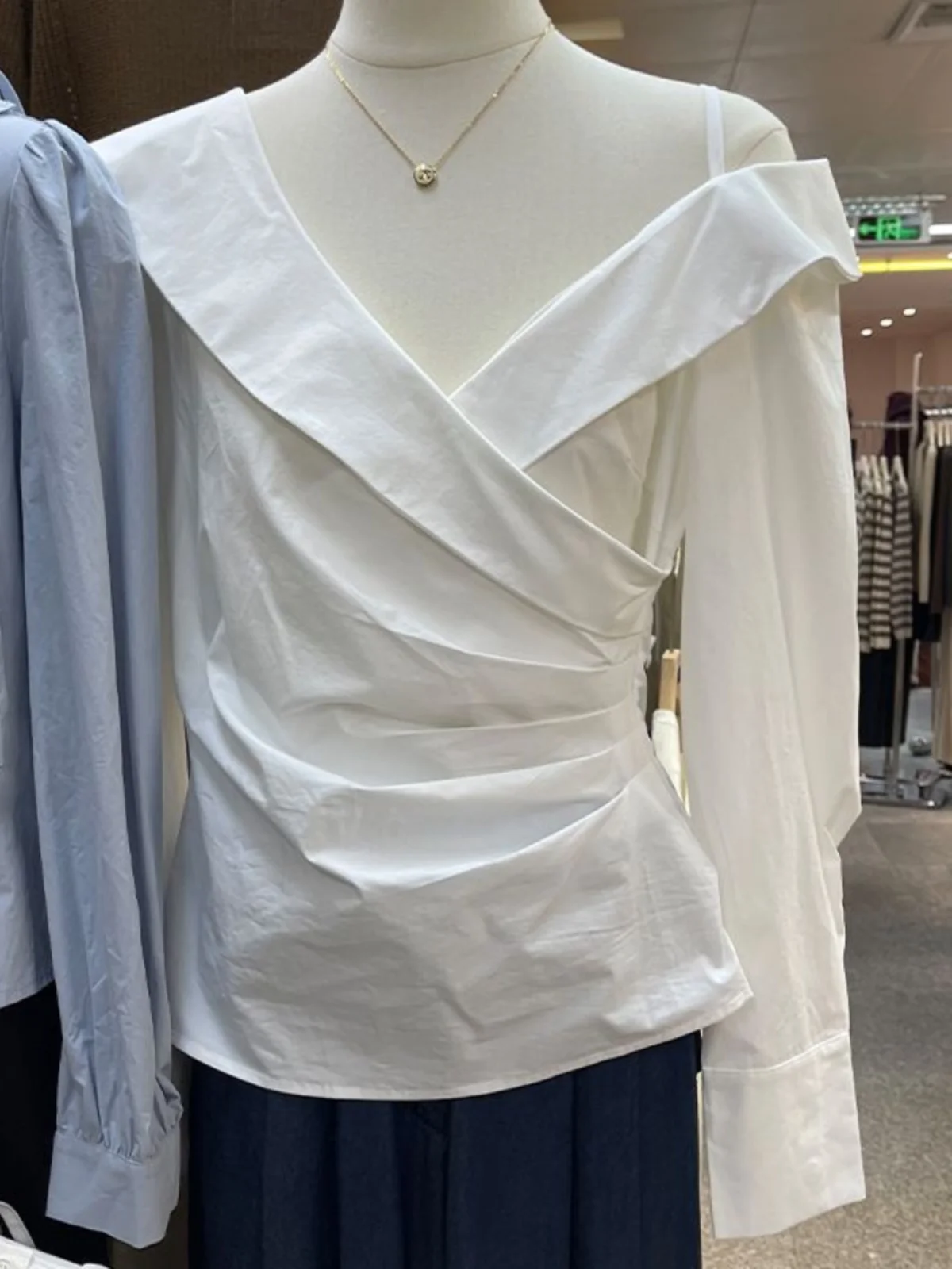 

Elegant White Asymmetrical Shoulder Long Sleeve Shirt Women's Fashion Korean Style Commute Wind Slimming Top New Arrival