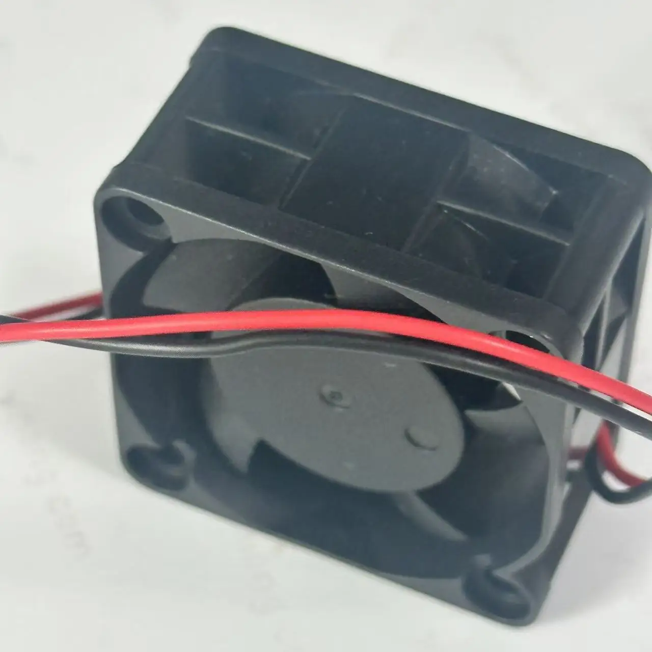 JAMICON KF0420S1H-R DC 12V 1.6W 40x40x20mm 2-Wire Server Cooling Fan