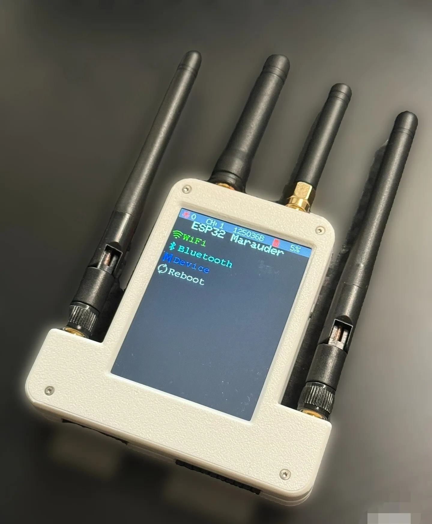 وحدة متعددة الوظائف مع شاشة 2.8 بوصة، WiFi، 433M RF، GPS – V2 نسخة مطورة لـ Flipper Zero