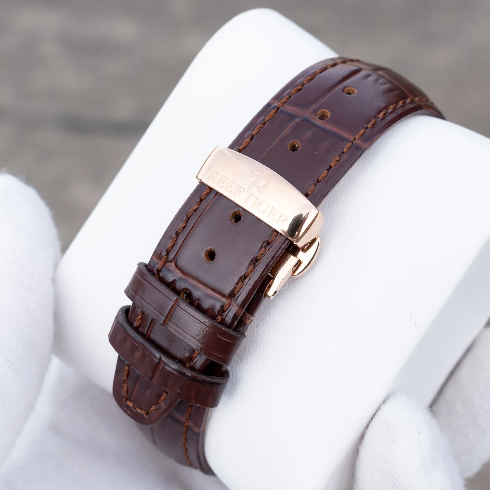 リーフ タイガー RT メンズ ローズゴールド デイト メカニカルウォッチ エレガント ダイヤモンド レザーストラップ 24 時間ムーンフェイズ 自動巻き時計 RGA19S3