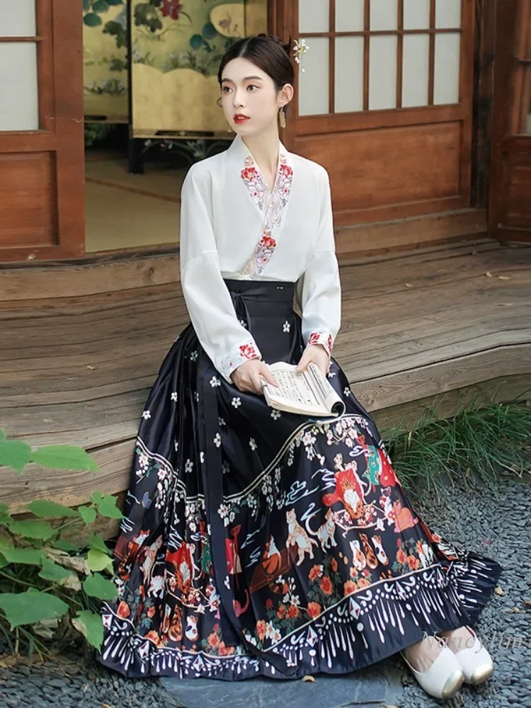 New Chinese Top with Horse Skirt Suit Women's Spring and Autumn National Style Daily Can Wear Hanfu 2024 New Ladies Outfits