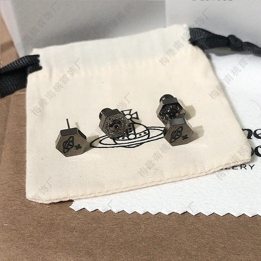 أقراط براغي زحل للرجال والنساء ، نسخة عالية ، إمبرس أرملة ، فيفيان ، أسلوب فاتن ، شخصية