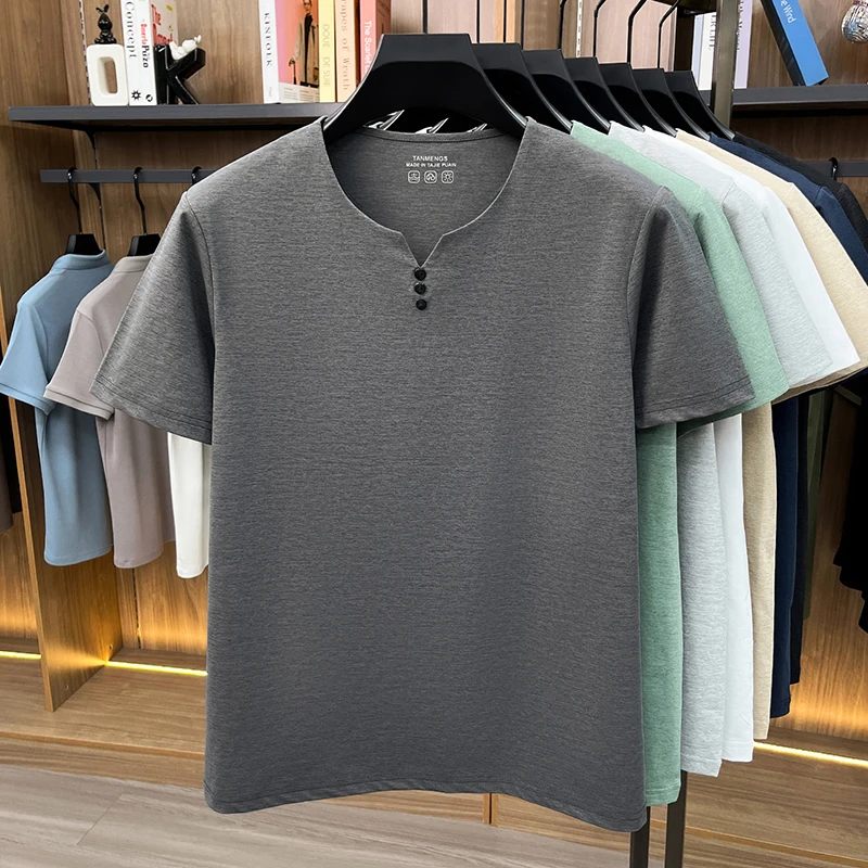 Herren-T-Shirt mit kurzem Arm und V-Ausschnitt, atmungsaktiv, bequemer Stoff für ganztägigen Komfort, lässiger Stil und Alltagskleidung. – Detail 15