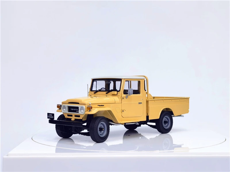 KYOSHO car model 1/18 Toyota Land Cruiser LC40 Pickup Car model simulation alloy room display cars model boy collection gift