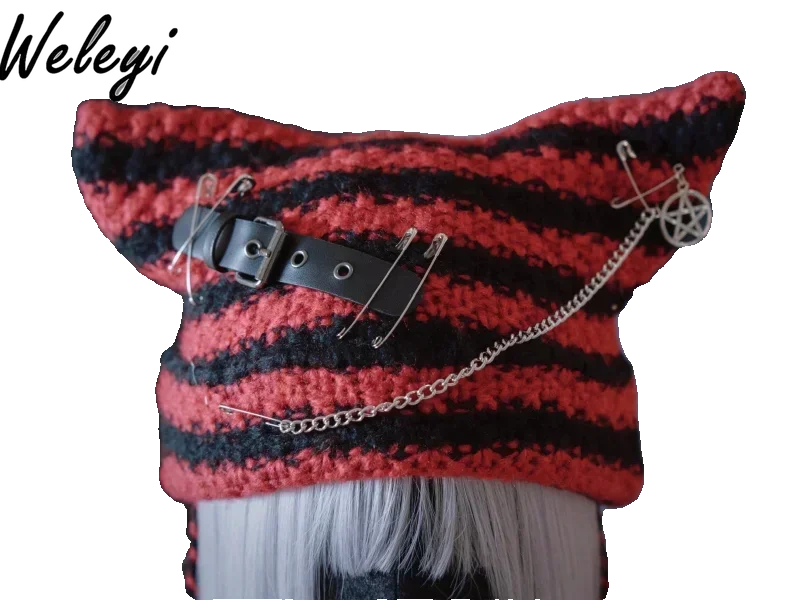 Gorro de Hip Hop a rayas para mujer, sombrero Y2K Original a rayas negras y rojas, jersey con orejas de gato tejido, gorros de felpa de subcultura oscura