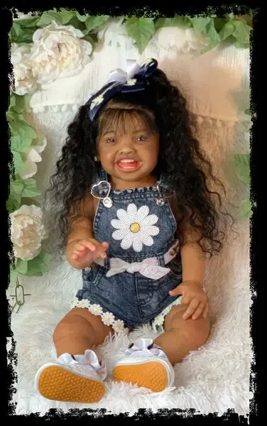 Fornitura limitata personalizzata Reborn Baby Mila da 28 pollici con pelle scura bambola già finita versione africana bambola enorme