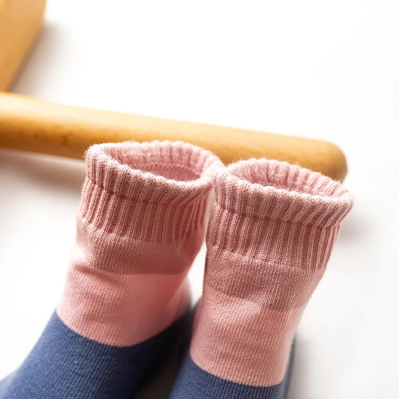 Новинка, осенне-зимняя обувь для малышей, детские домашние нескользящие носки, обувь, резиновые сочетающиеся цвета, обувь для начинающих ходить