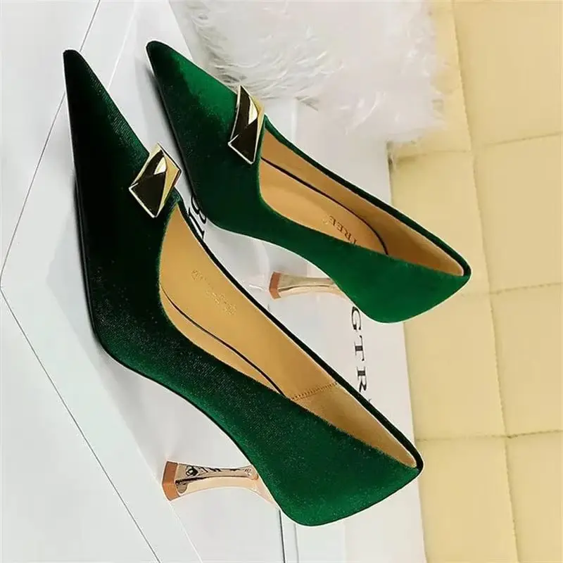 

BIGTREE/Новые пикантные туфли-лодочки на каблуке для банкета и вечеринки, модные туфли-лодочки с острым носком, украшенная металлической пряжкой, женская обувь для демонстрации