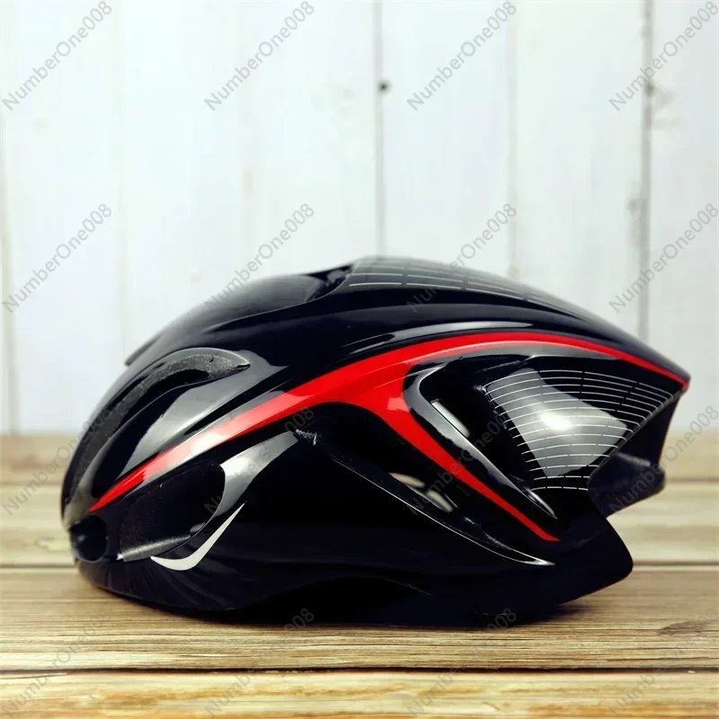 

Mountain bike pneumatic helmet, super light and high-end male and female cycling safety helmet for road breaking wind