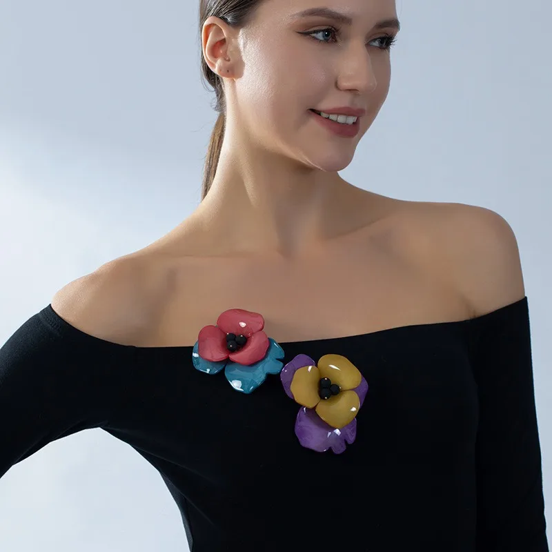 

New Acrylic Exquisite Handmade Flower Brooch Fashionable High-end Rhinestone Chest Pin Badge Accessory