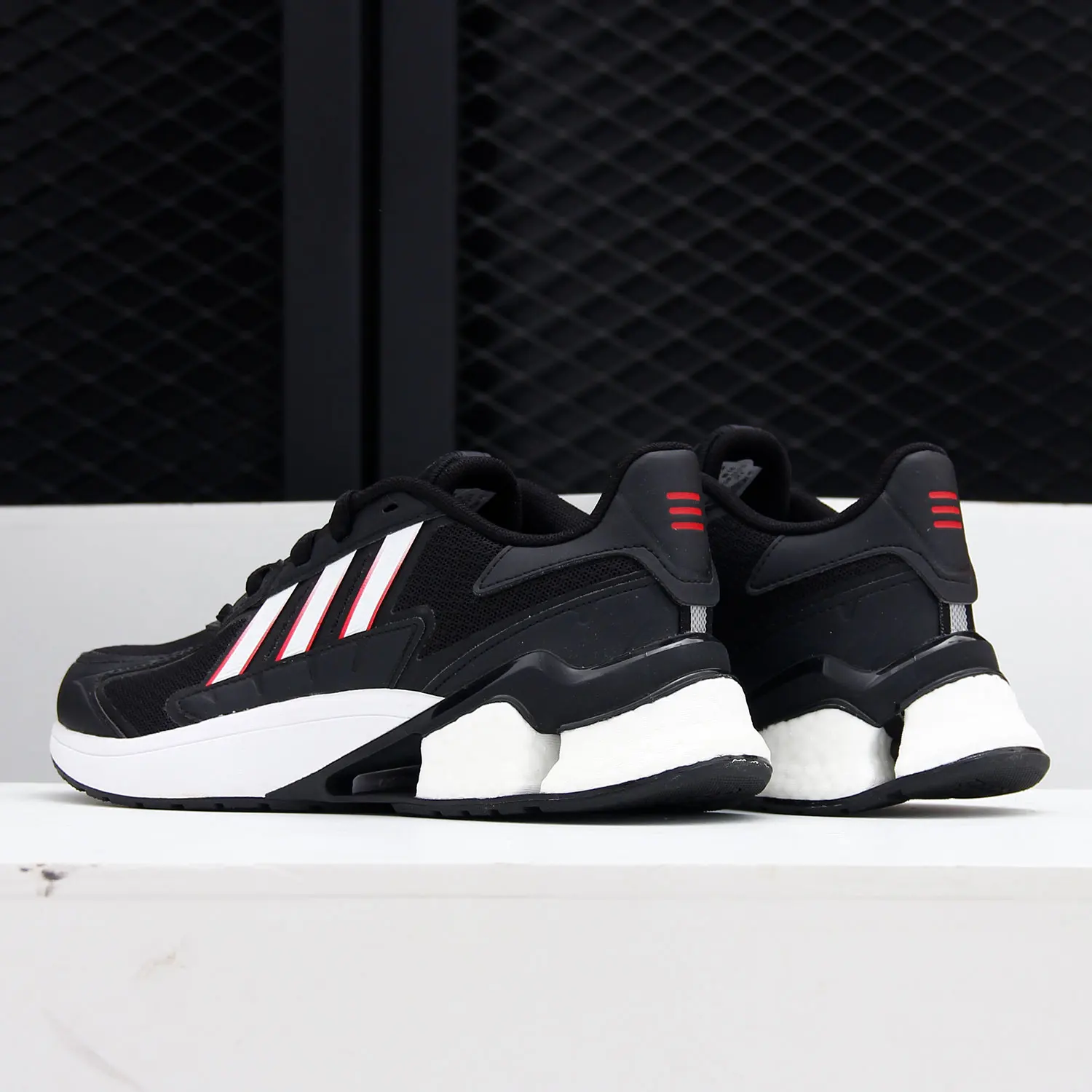 Immagine 4: Scarpe da corsa sportive durevoli e traspiranti unisex Adidas A3 BOOST FZ3549