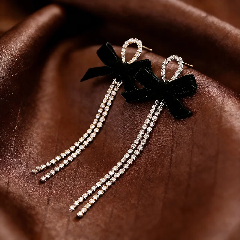 2026 Neues Design Schwarze Samt-Schmetterlingsohrringe mit Strass-Quasten, Vintage-Modeschmuck für Damen, Trendiges Party-Accessoire – Detail 3