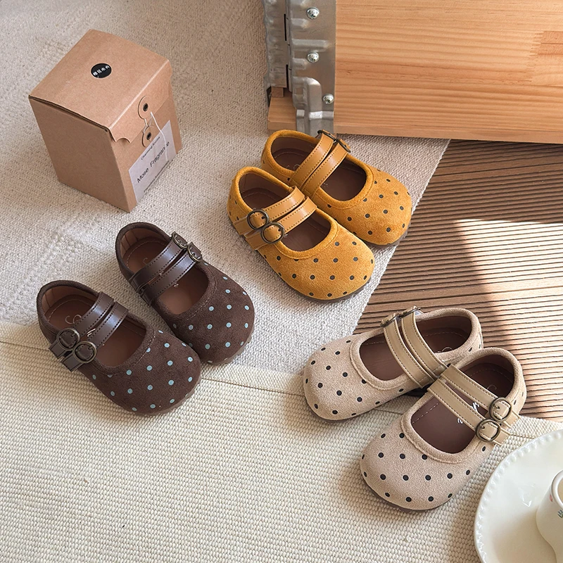 

Новинка 2023 года, кожаная обувь для девочек, модные детские повседневные балетки с принтом в горошек, универсальные детские школьные туфли принцессы на плоской подошве