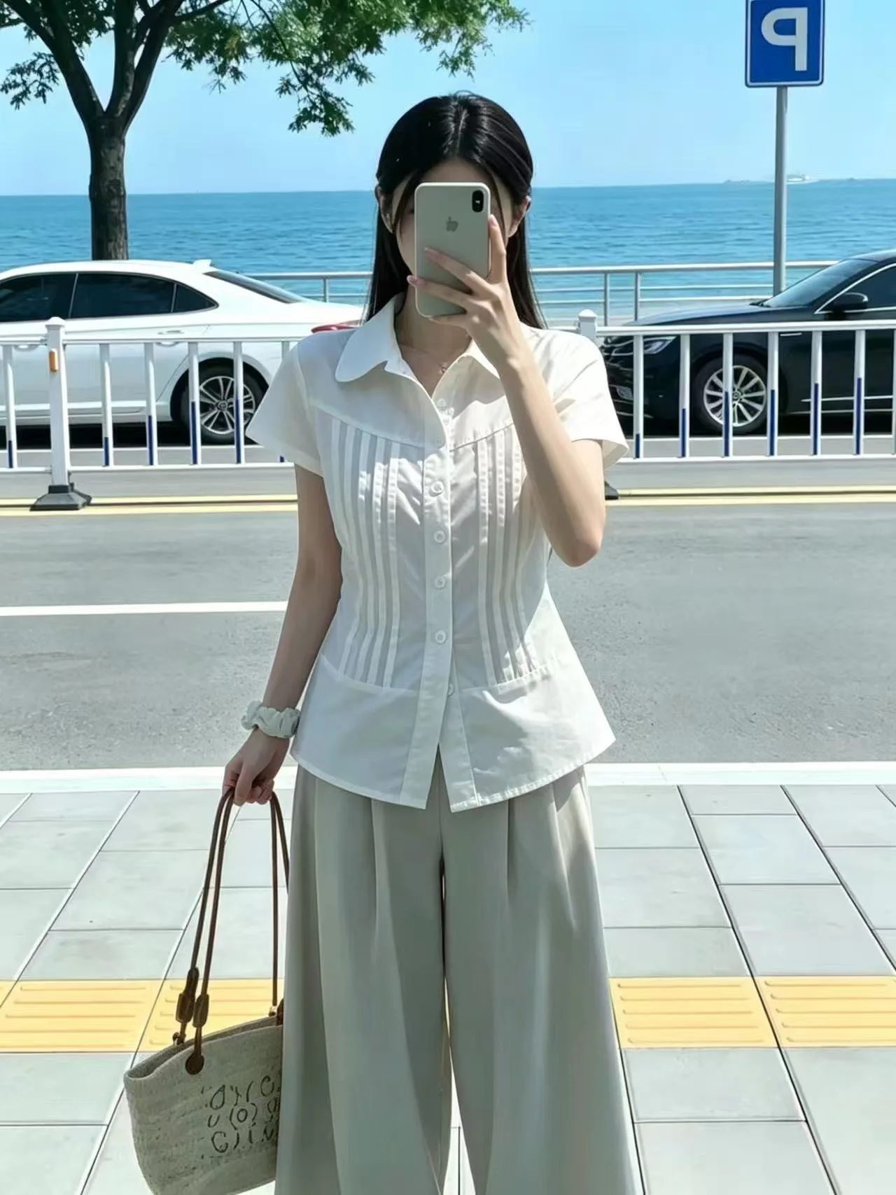 

Women's Short Sleeve Pleated Waist Cinched Shirt Korean Style Commute Fashion Summer 2026 New Arrival Slimming Light Maturity...