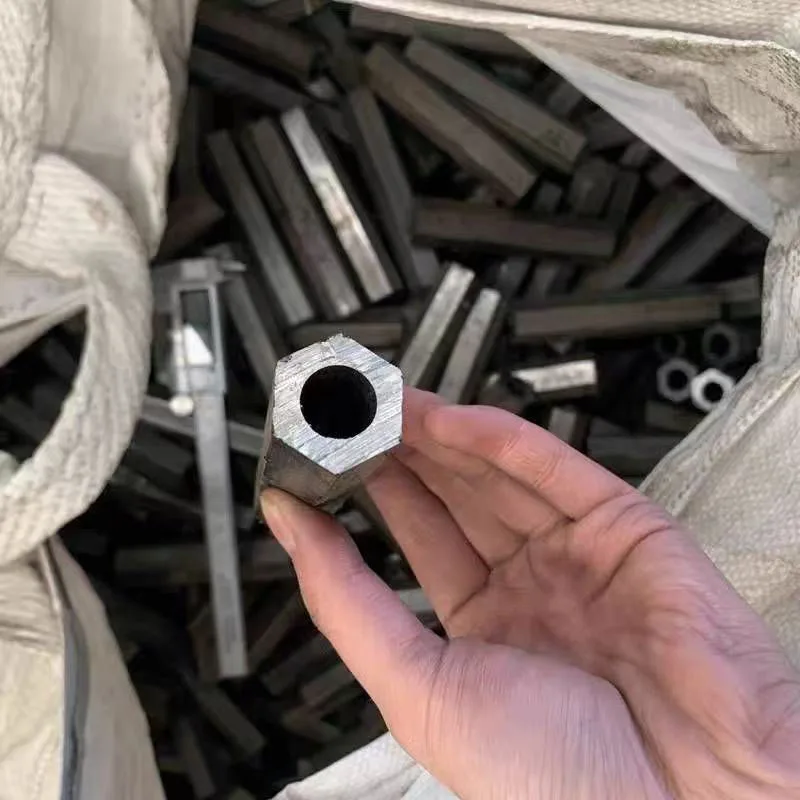 أنابيب فولاذية غير ملحومة سداسية الشكل ، أنابيب فولاذية سداسية الشكل ، دائرية داخلية ، مواد ذاتية الصنع