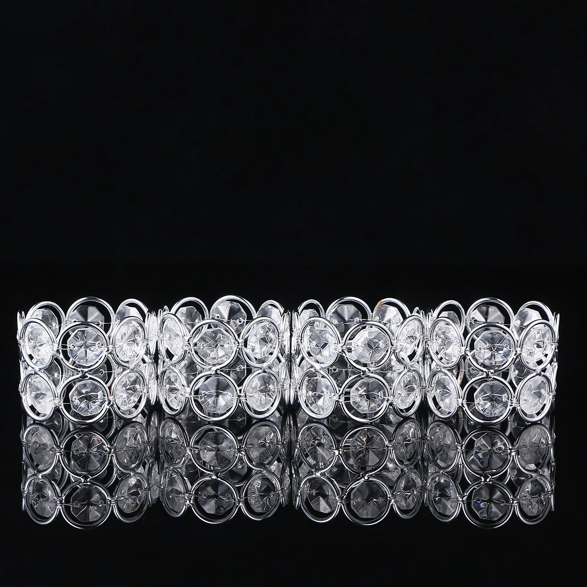 

4Pcs Sparkly Napkin Rings Crystal Metal Napkin Buckles for Romantic Dinner Wedding Decoration Luxurious Serviette Holders Silver