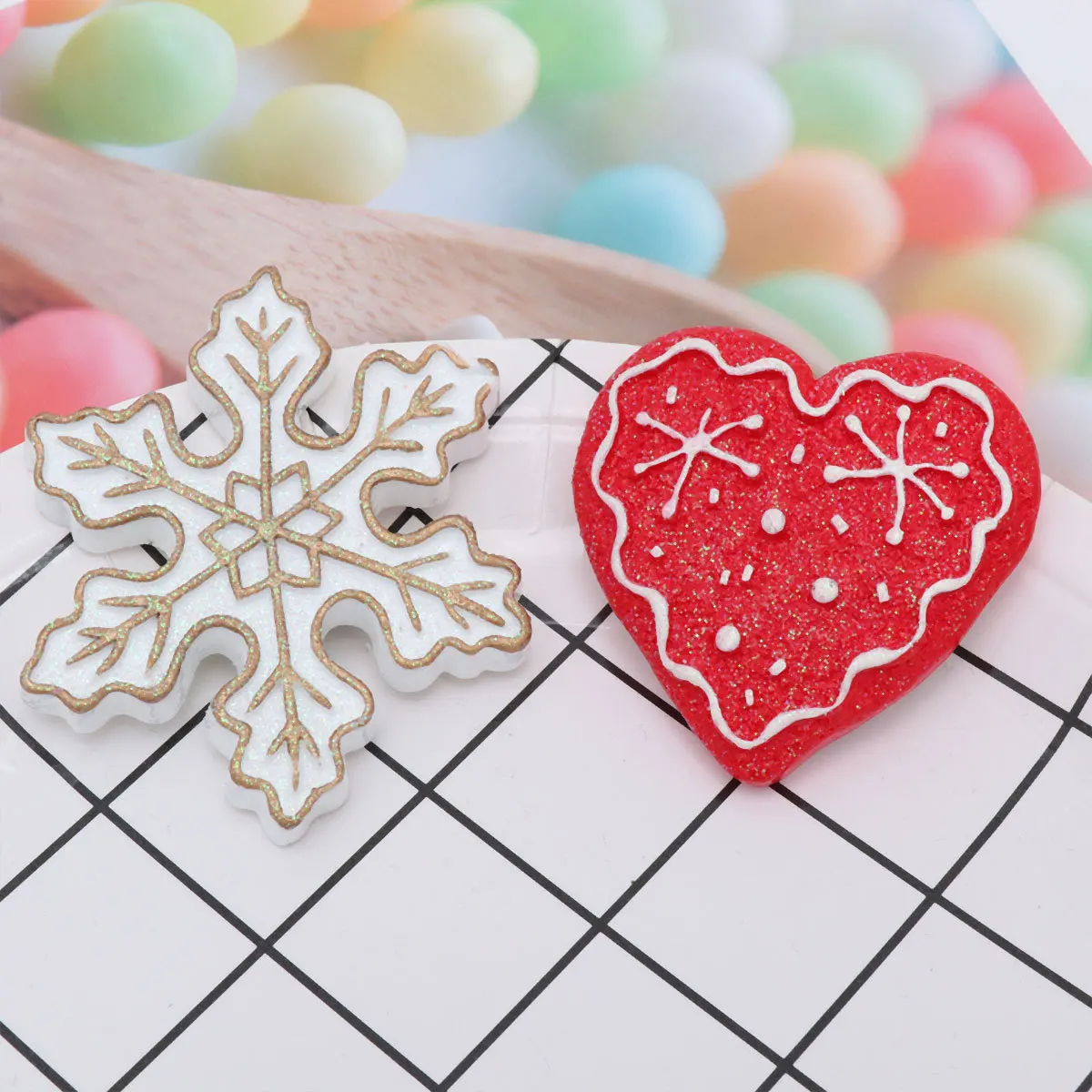 

2Pcs Christmas Fridge Magnets Resin Snowflake Heart Decorative Stickers Home Office Refrigerator Magnetic Sticker Accessories
