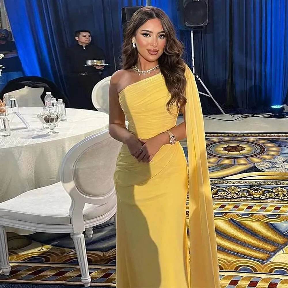 

Formal Prom Gowns for Ladies Saudi Arabia Jersey Sheath/Column Evening Dress Yellow One-shoulder Cloak Sleeves Pleat Party Gown