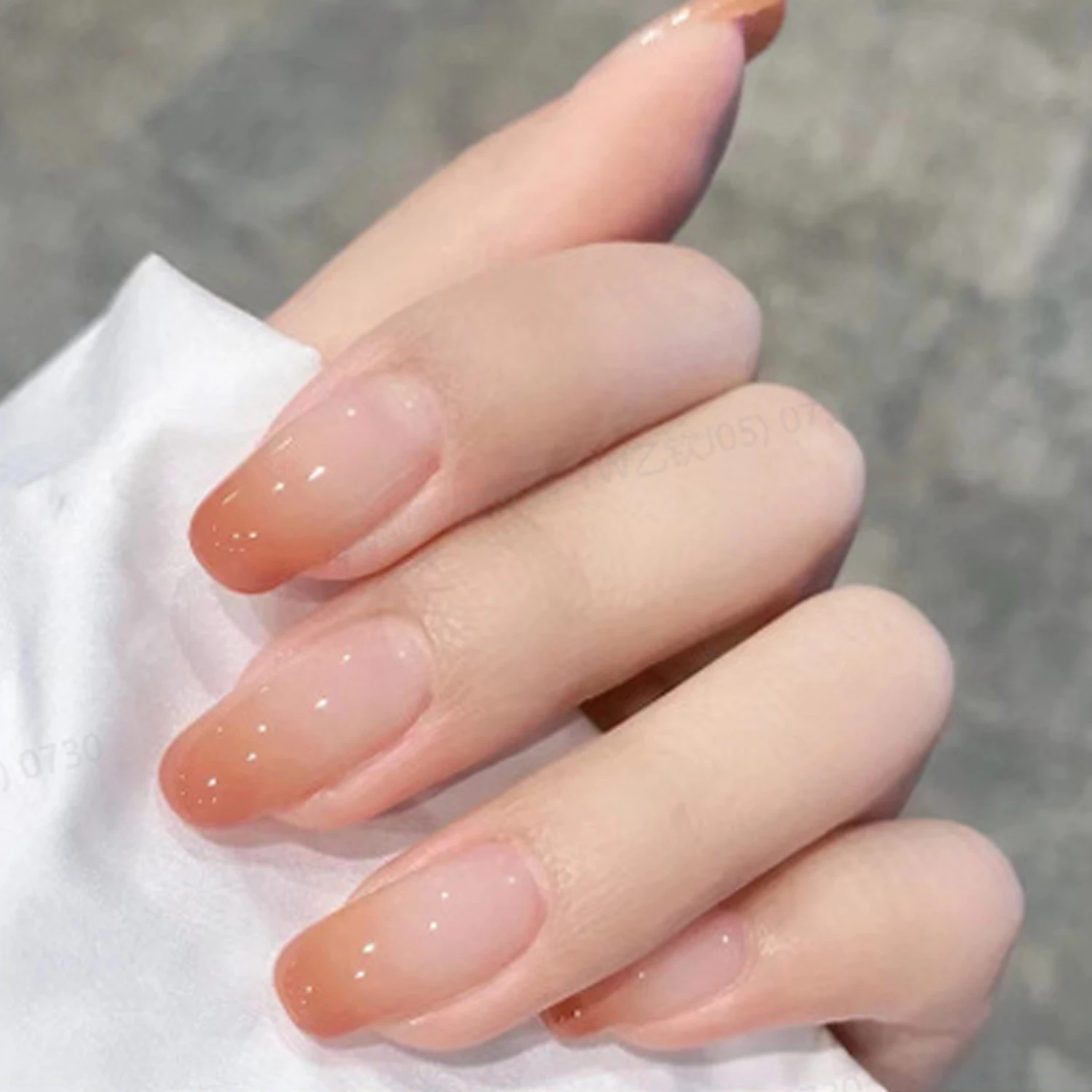 24 Stück: Verschönern Sie Ihren Look mit kurzen, quadratischen Kunstnägeln mit einem rosa-weißen Farbverlauf, 1 Nagelfeile & 1 Nagelkleber-Aufkleber-Set. – Detail 34