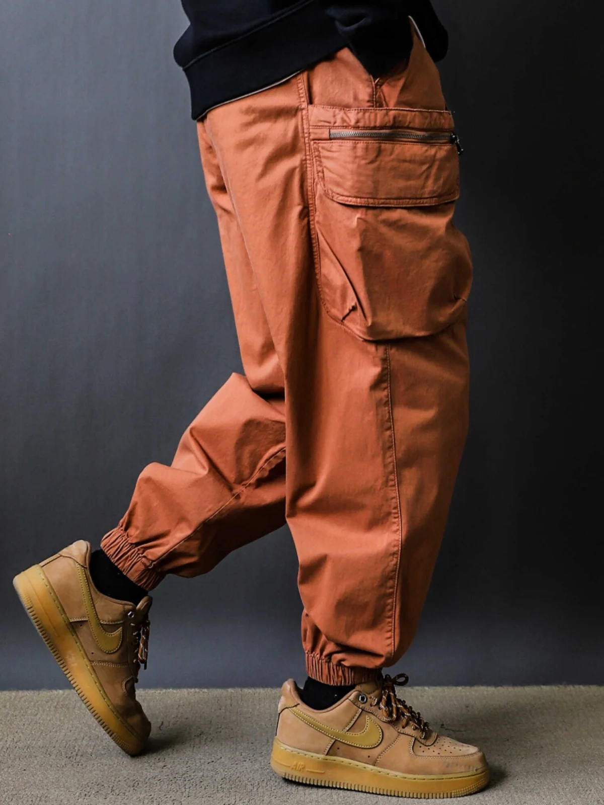 

Retro American Sle Men's Casual Cargo Pants Spring Autumn Versatile Loose Fit Trousers with kets Wax Dyeing Cuffed Long ...