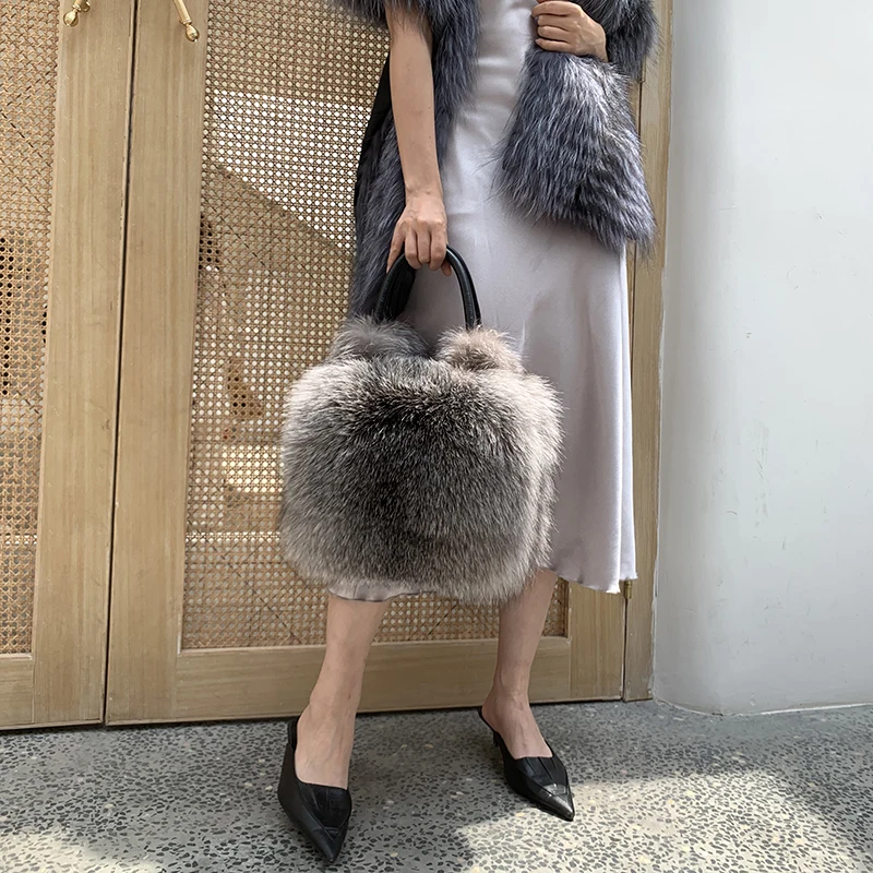 Temperament Fashion Fox Fur Grass Women's Bag Cowhide Handheld Fur Bag Single Shoulder Crossbody Leather Tote Bag Autumn and Win