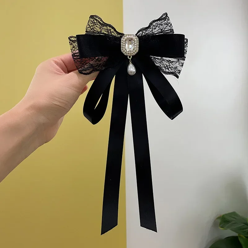 Nowa tkanina muszka Rhinestone kryształowa kokardka broszki dla kobiet kołnierzyk koszuli szpilki wesele krawat biżuteria akcesoria