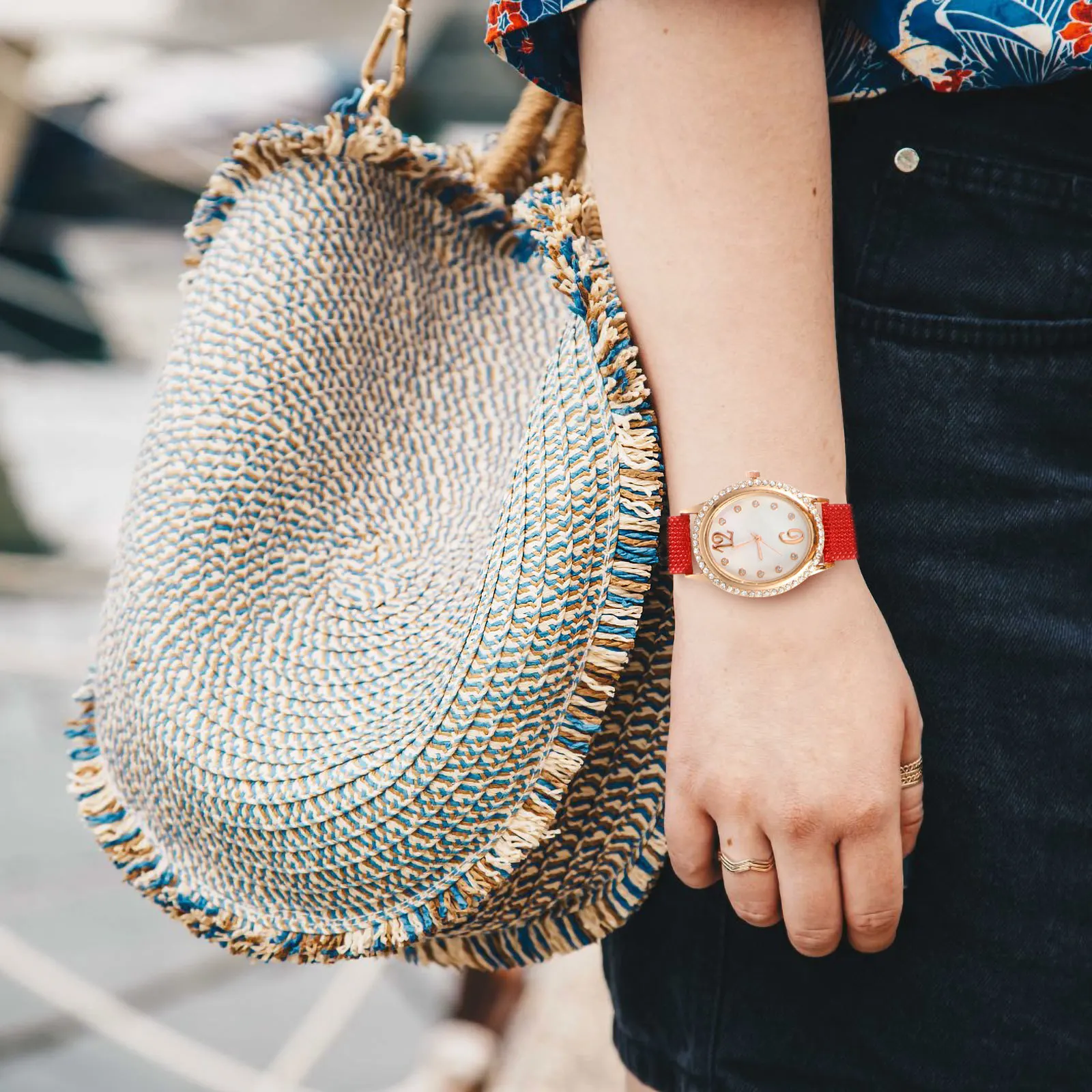 Wristwatch Oval Quartz Watch For Ladies Luxury Strap Business Casual Fashion Timepiece