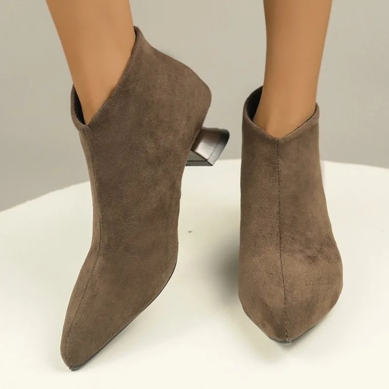 

Женские короткие ботинки на среднем каблуке с острым носком, новые модные зимние туфли на каблуке, дизайнерские ботильоны «Челси» 2024, платье Mujer Zapatillas