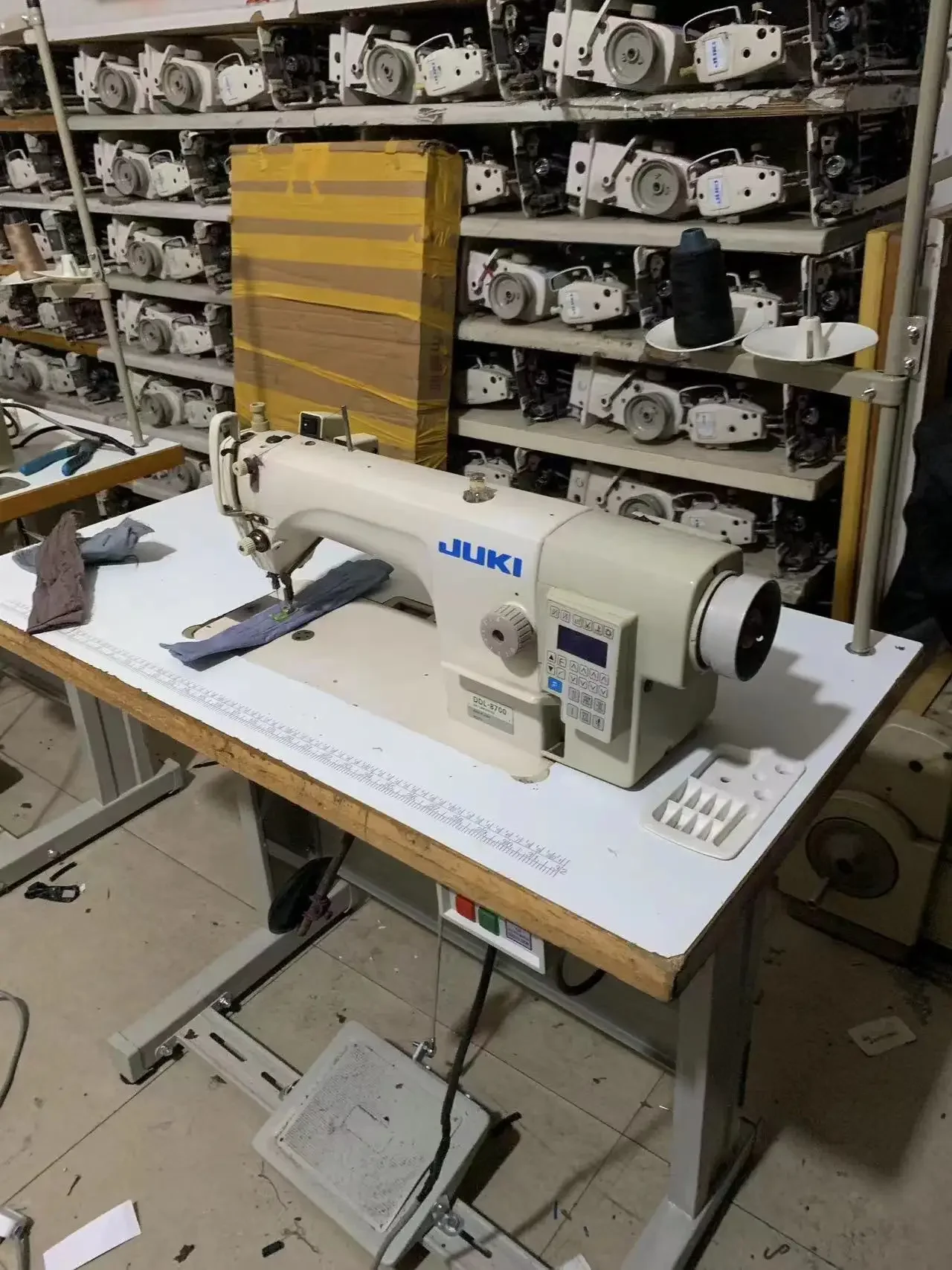 Secondhand Japan Brand JUKIS DDL-8700d Lockstitch Single Needle Automatic Sewing Machines