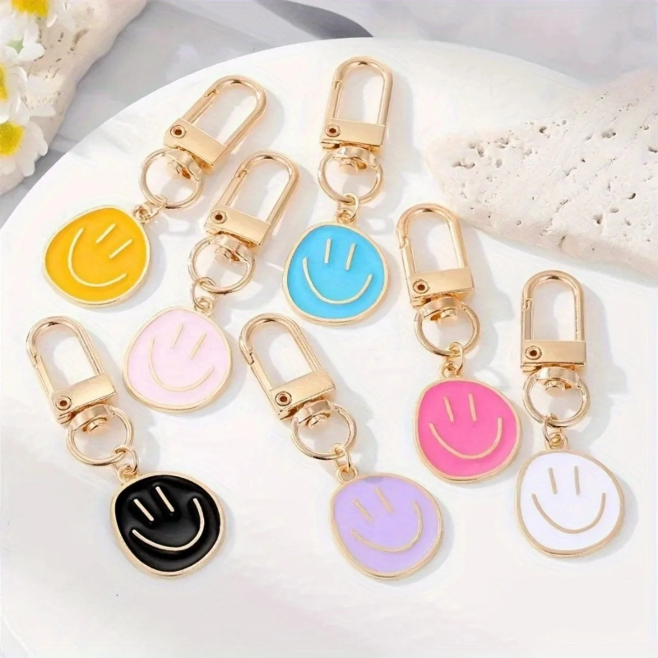 Lovely Smile Face Keychain Cute White Purple Yellow Pink Blue Black Enamel Metal Key Ring Bag Accessories For Women Ladies