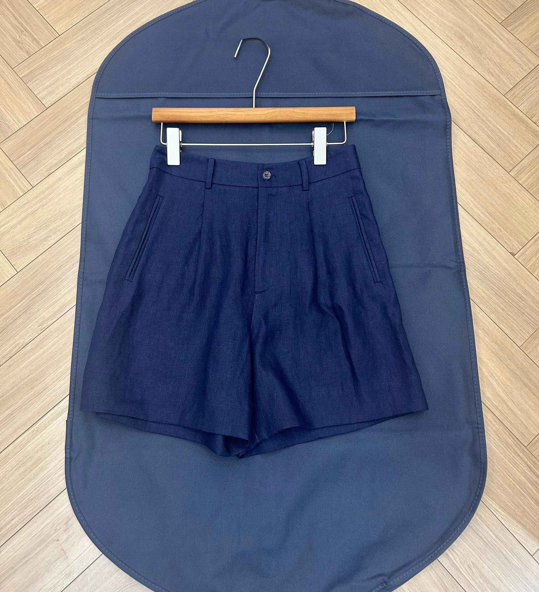 بلوزة بيضاء قصيرة الأكمام بلايز الحرير 2025 جودة عالية جديدة