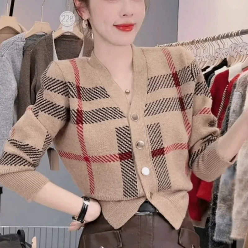 2024 Autumn Winter New Women Clothing Fashionable Plaid Knitting Cardigan Ladies Fashion V-neck Long Sleeve Sweater Coat Top Tee