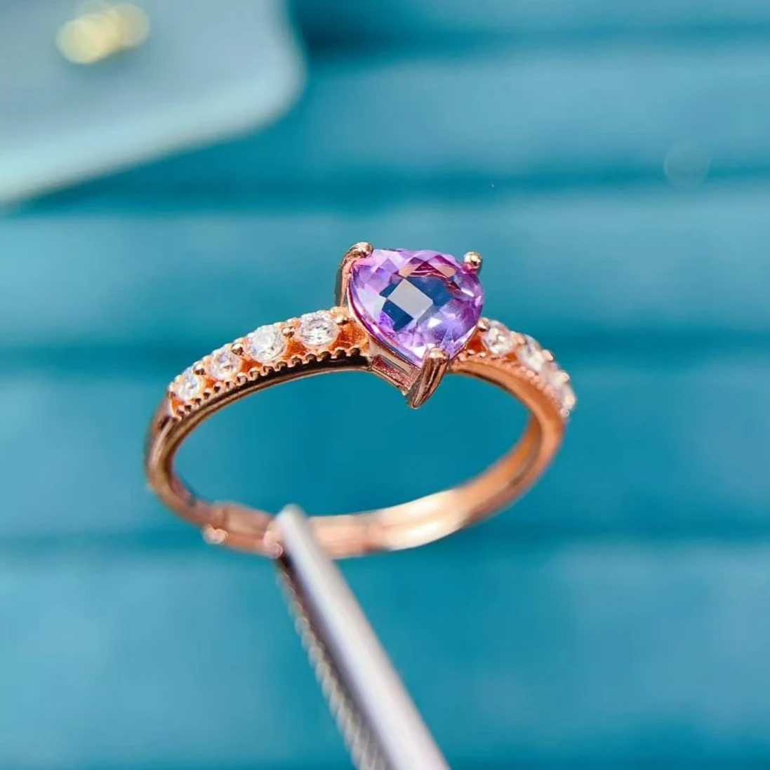 

Кольцо с аметистом VVS-класса, серебро 925 пробы, кольцо в форме сердца с кристаллами, серебро 925 пробы, 6 мм, ювелирное изделие с натуральным аметистом, с сертификатом