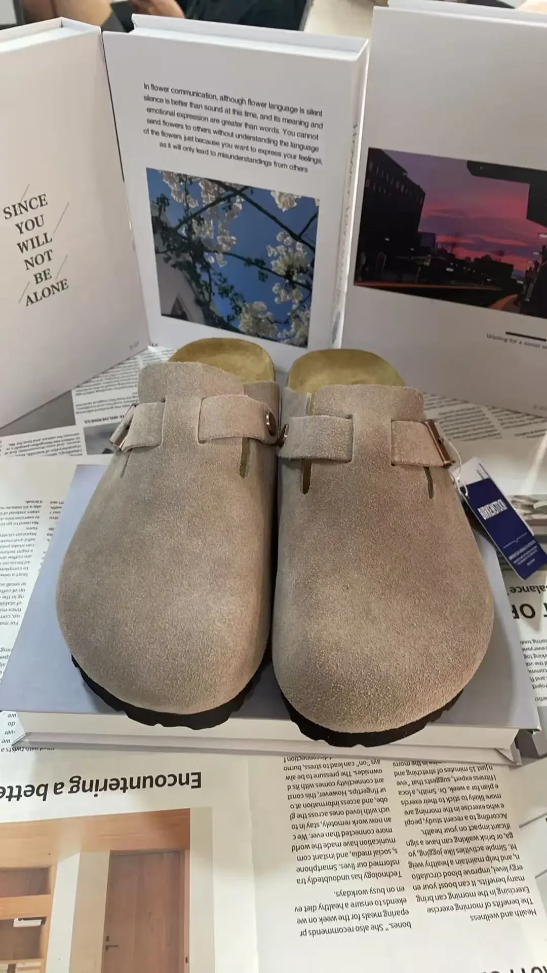 

High-quality cork boots featuring both European style and retro look, suitable for casual wear and as a couple's pair.
