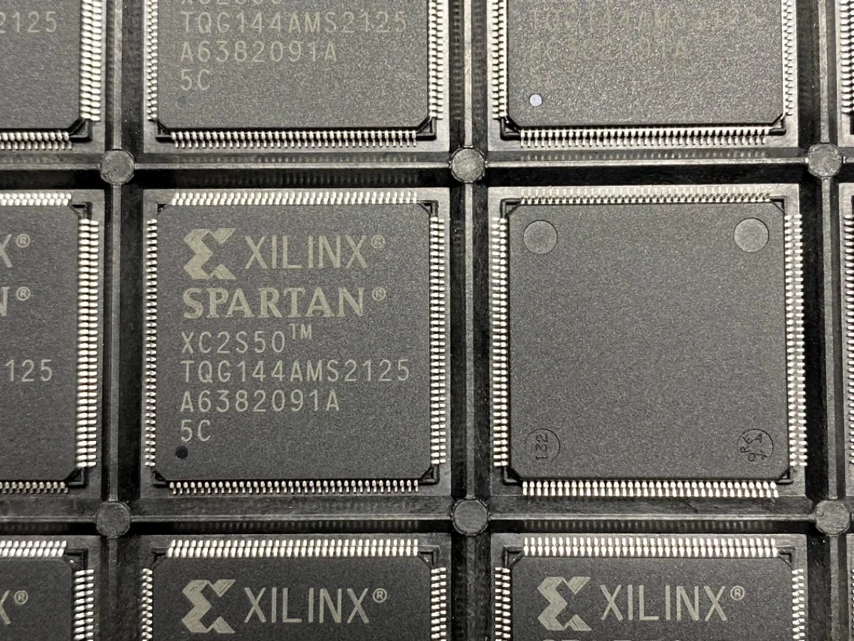 

XC2S50-5TQG144C XC2S50-5TQG144I XILINX FPGA CPLD XC2S50-6TQG144C