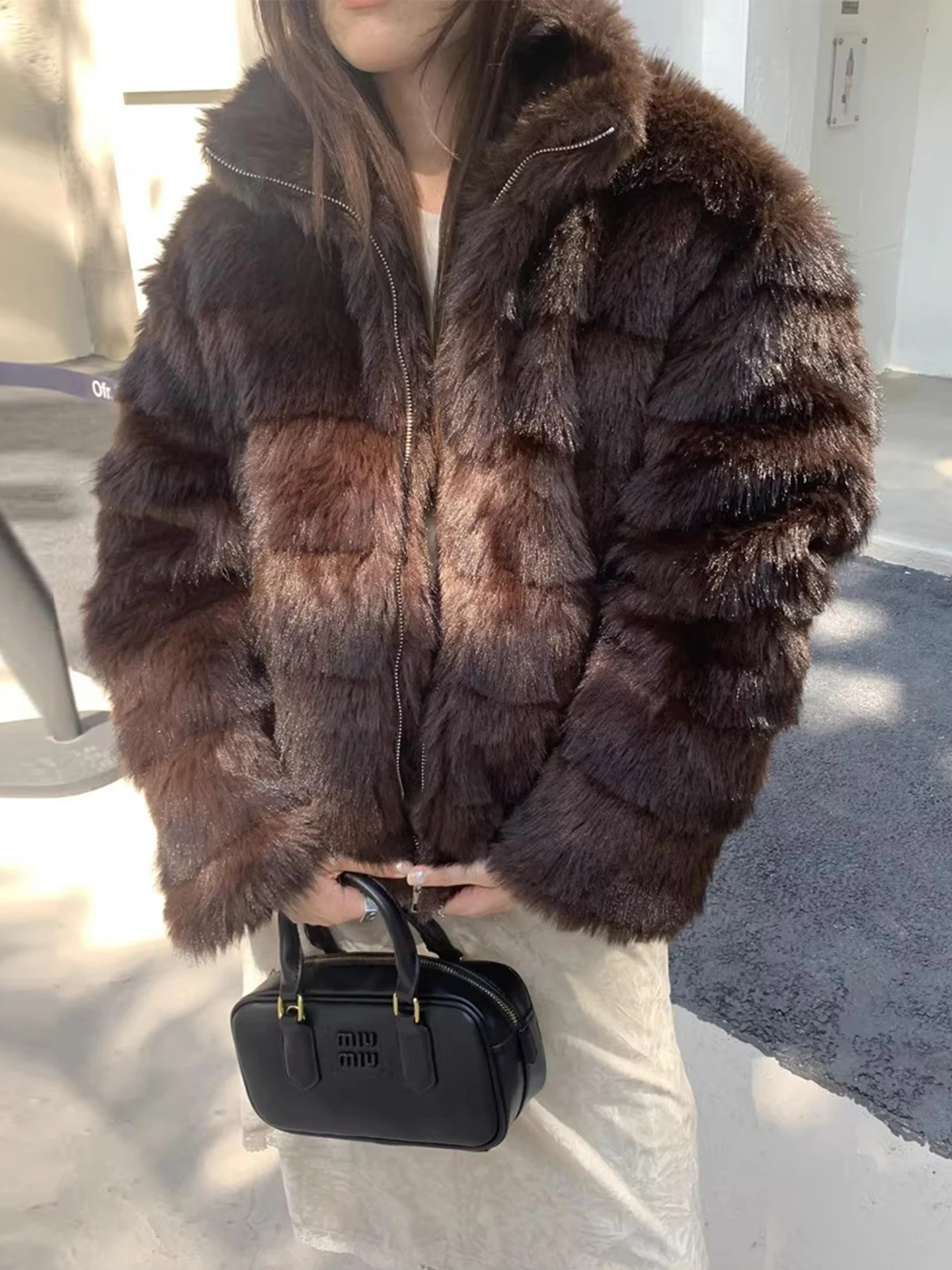 معطف فرو المنك المزيف ذو الملمس المزيف للنساء للخريف والشتاء عتيق بياقة واقفة ملابس قطنية دافئة متعددة الاستخدامات