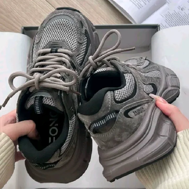 

sneaker Women's sneaker Retro thick soled running shoes for female students, lightweight casual sports shoes