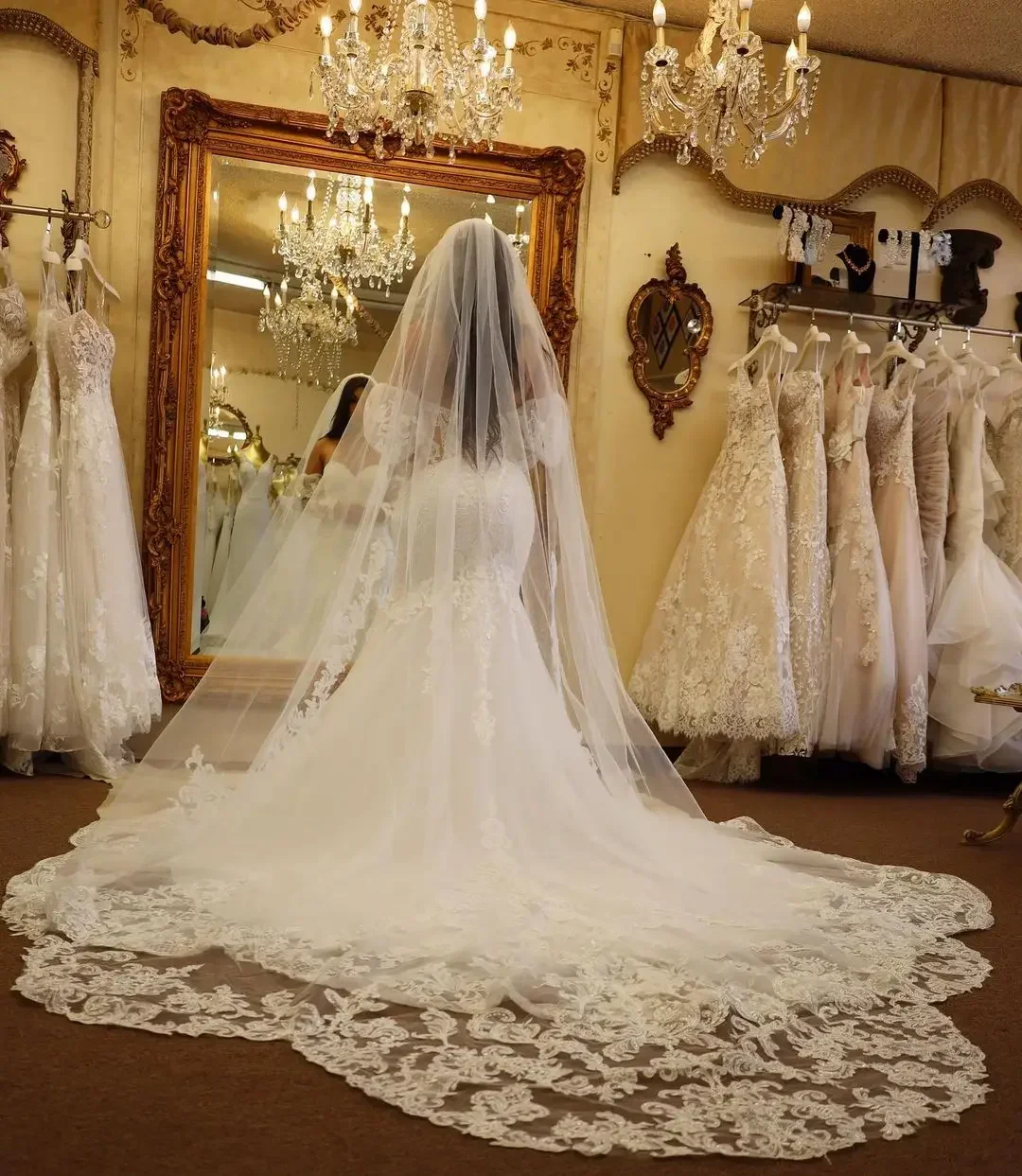 Aangepaste mooie lieverd kant applicaties trouwjurk kapel trein lange mouwen backless vestidos de novia bruidsjurk