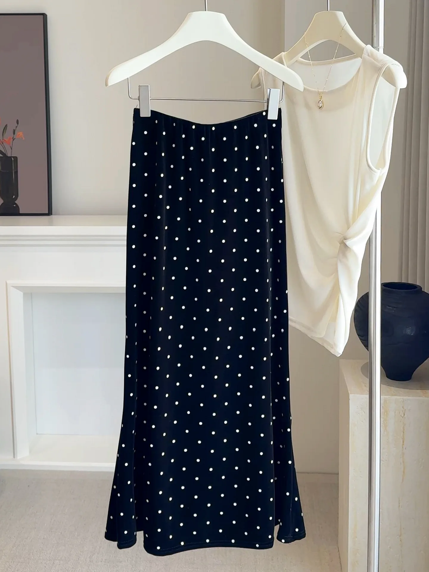 Vintage Velvet Polk… - image