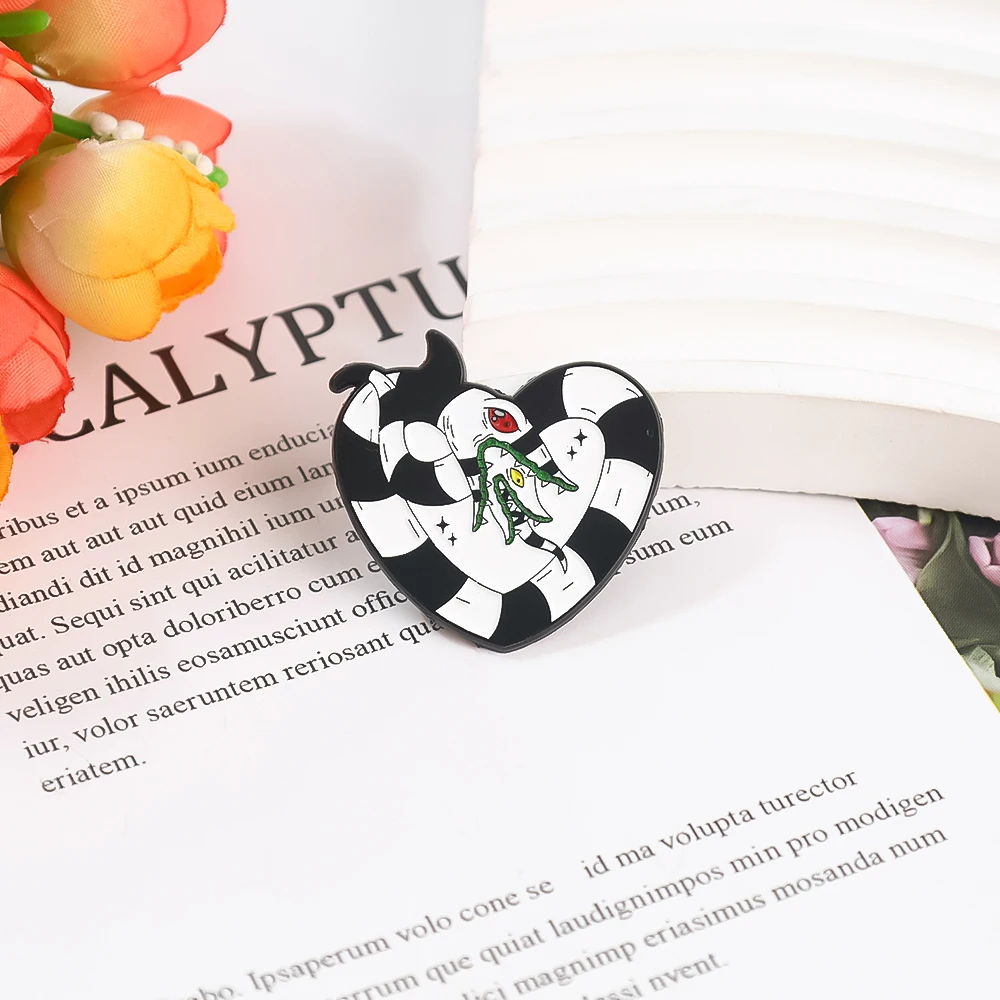 5 ピース/セットホラーコメディ映画愛エナメルラペルブローチピンバックパック帽子バッジコスプレジュエリー小道具アクセサリーハロウィンギフト