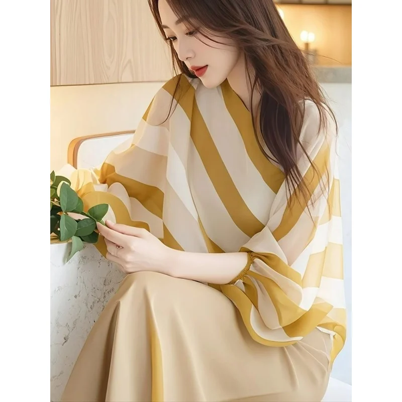 2025, Sommer Neues Hemd Gelb Französisch Stil Büro Dame Gestreiften Chiffon Sieben-viertel-Ärmel Bluse frauen Frühling Top