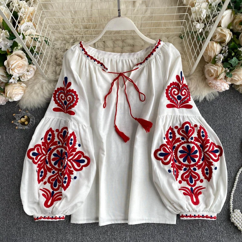 

Women's Retro Blouse National Style Embroidered Lace-up Tassel V-neck Lantern Sleeve Tops Loose All-match Female Blusa Gk536