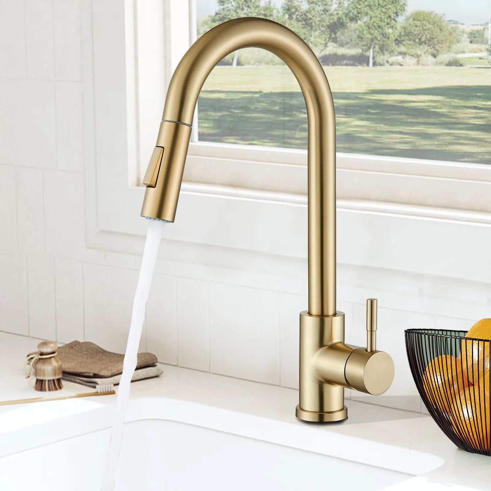 

Brushed Gold Kitchen Faucet Single Handle Sink Mixer Taps Pull Out/Down Sprayer