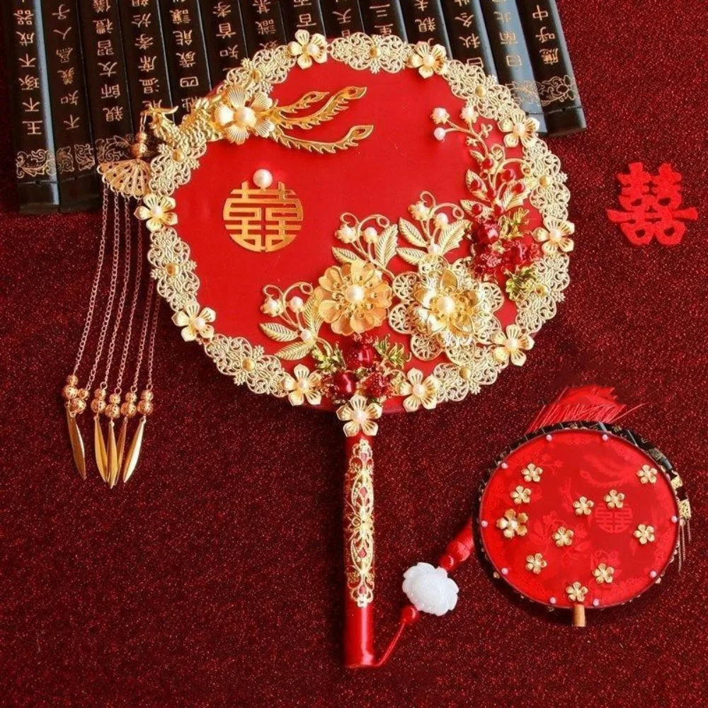 leque-de-mao-artesanal-estilo-chines-para-noivas-e-madrinhas-com-flores-leque-xiuhe-vintage-para-grupo-de-noivas-e-apresentacoes-de-danca
