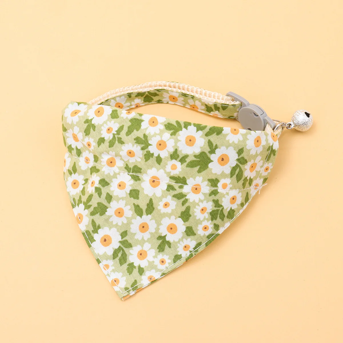 

Adjustable Japanese style triangular scarf with bell print pattern collar and drool towel suitable for cats and dogs