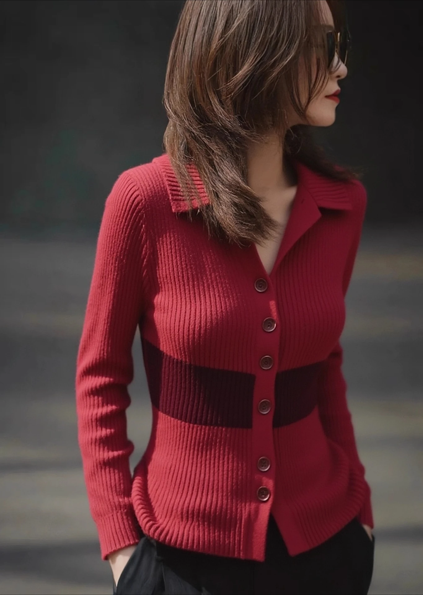 Novo suéter de lã feminino para outono e inverno, suéter de base de malha com gola vermelha elegante e luxuoso